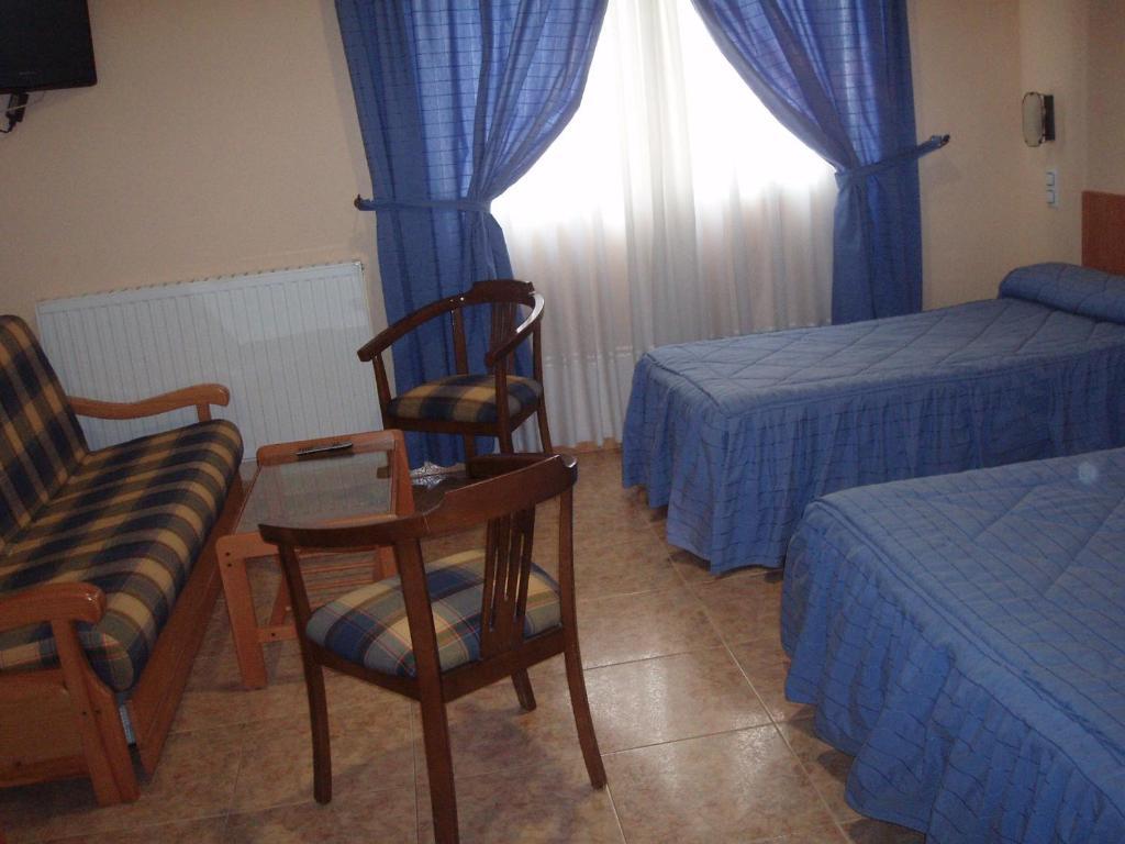 Hotel Los Hermanos Ocana  Room photo
